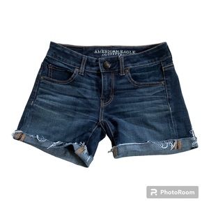 LIKE NEW American Eagle MIDI Shorts 00